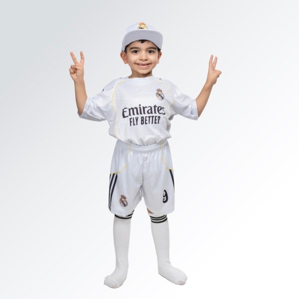 ⁦طقم نادي ريال مدريد 4 قطع:
شورت + تي شيرت + كبوس + دلاغ⁩ - الصورة ⁦2⁩